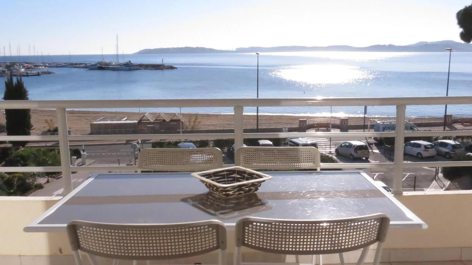 Appartement T2 Face A La Mer Avec Terrasse En Centre-Ville - Sainte-Maxime - Fr-1-780-48