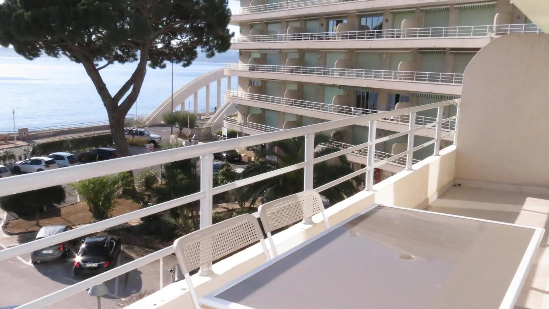 Appartement T2 Face A La Mer Avec Terrasse En Centre-Ville - Sainte-Maxime - Fr-1-780-48 Γαλλία