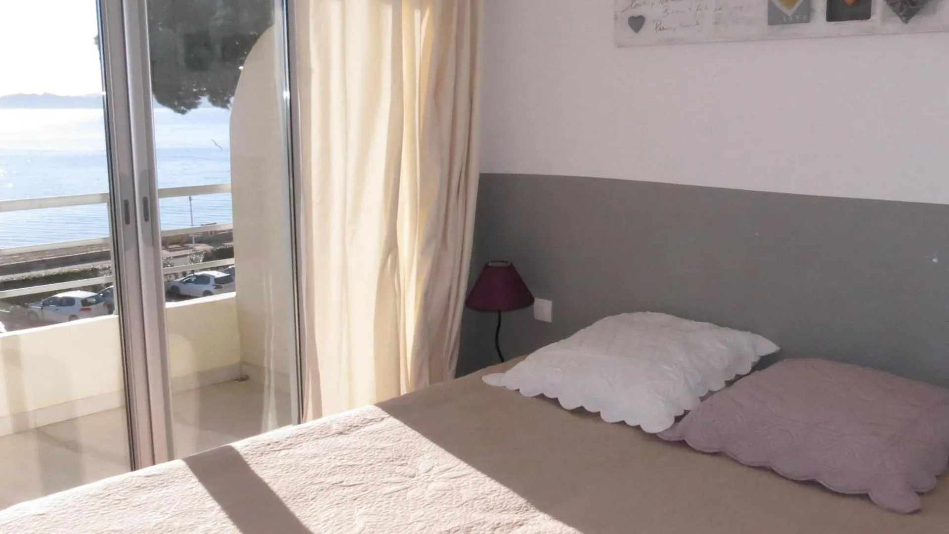 Διαμέρισμα Appartement T2 Face A La Mer Avec Terrasse En Centre-Ville - Sainte-Maxime - Fr-1-780-48